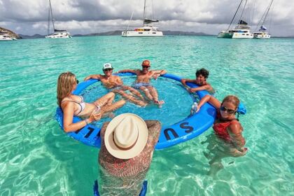 AQUILA 32 SPORT CATAMARAN Promoción 100 € gratis de Gasolina del 18 al 26 de Julio