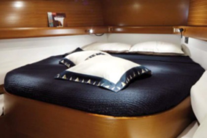 Rental Sailboat Grand Soleil Grand Soleil 45 Marina di Carrara