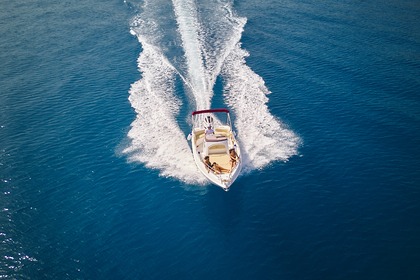 Noleggio Barca a motore Prestige One Castellammare del Golfo