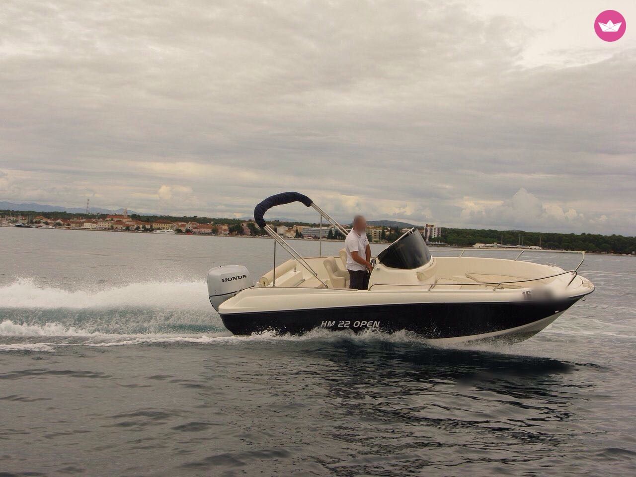 Insidias Marine Hm 22 Open a Spalato da noleggiare