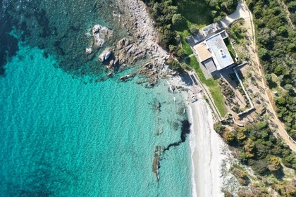 Hyra båt RIB-båt Bwa 550 Villasimius