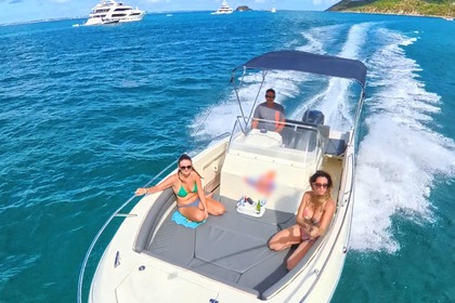 Hire Motorboat Pacific Craft Open 750 Sint Maarten