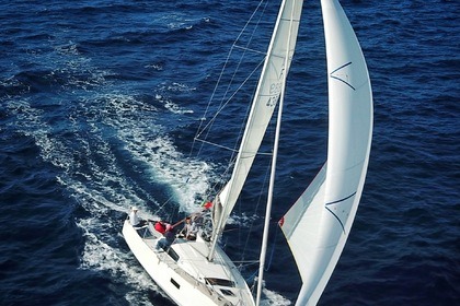 Charter Sailboat  Pogo 30 Marseille