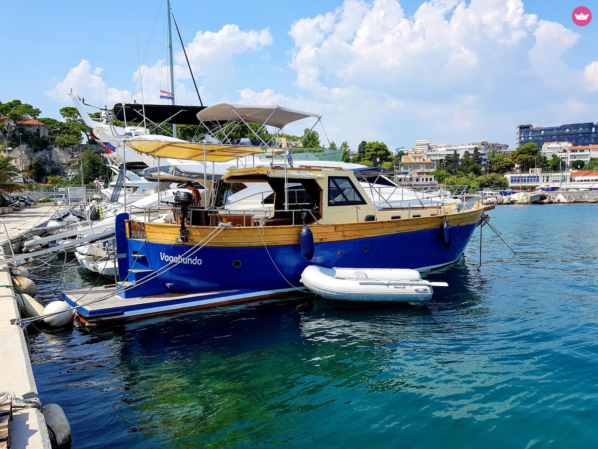 Charter motorboat in Split  