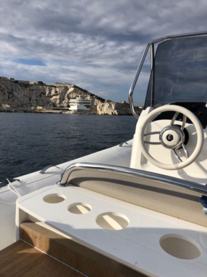 Rental RIB Capelli Tempest 700 Marseille