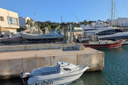 Bateau Quicksilver cabine