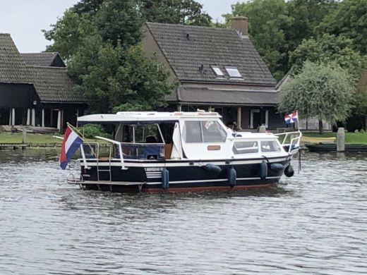 Nieuwe Niedorp Motorboat Hooveld 860 peugot diesel 60 pk Hooveld alt tag text