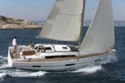 Rental Sailboat Dufour Yachts Dufour 412 GL Port Tino Rossi Jetée de la Citadelle