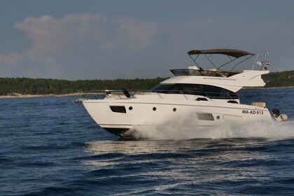 Verhuur Motorjacht Bavaria Yachtbau Bavaria Virtess 420 Fly Marina Lav