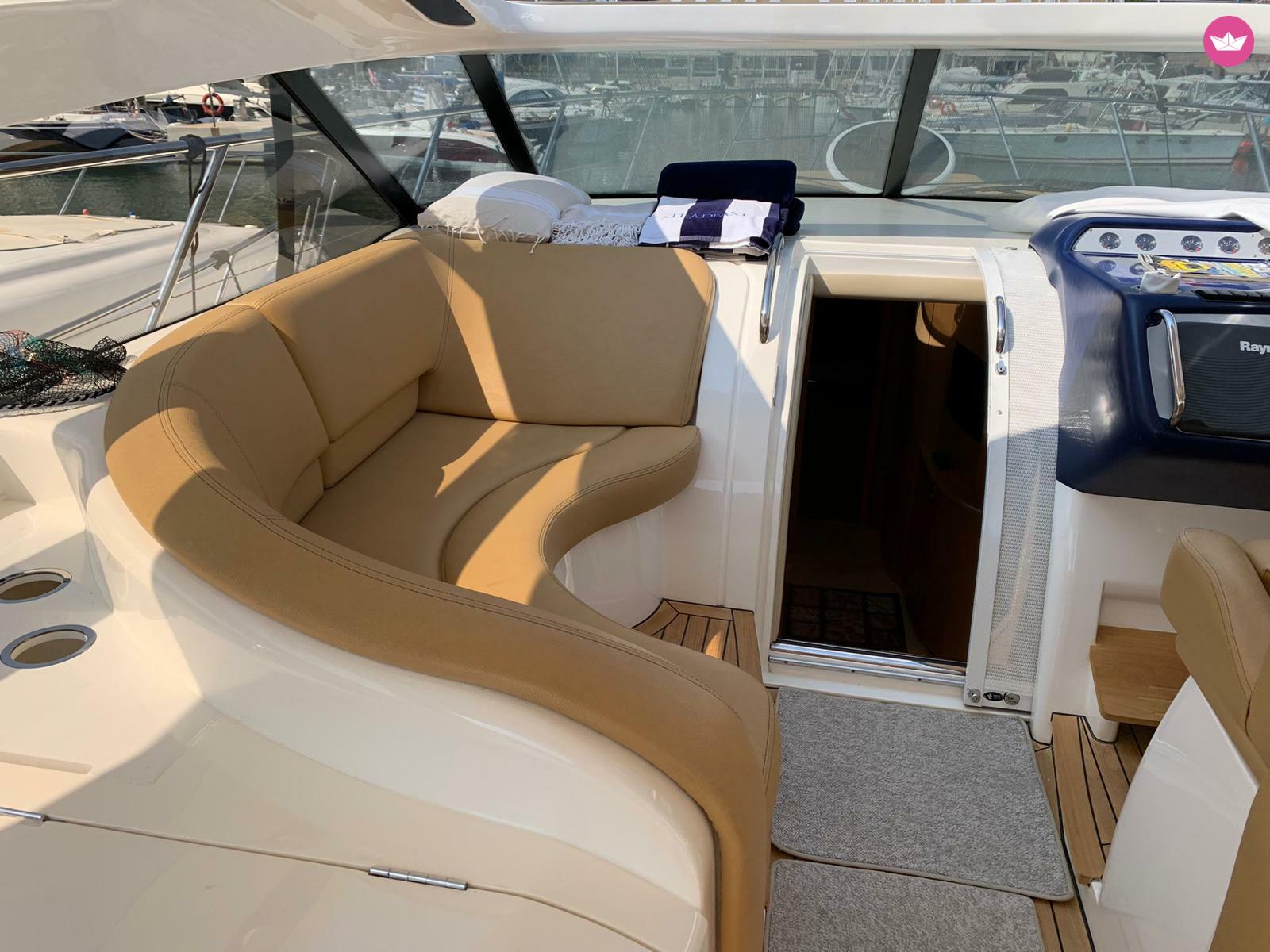 Bateau à moteur Princess V 48 1150cv 5