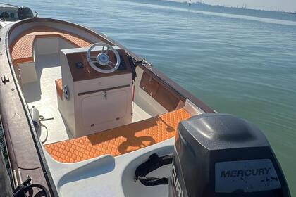 Hire Motorboat Tonolotto Tonolotto 6.3 Venice