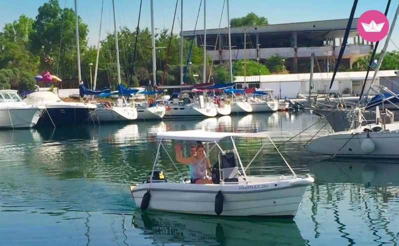 Rental motorboat in Athens  