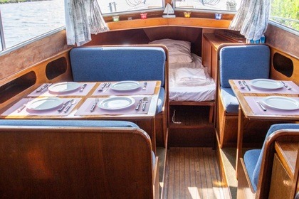 Rental Houseboat Caranan Cruiser Buitenkaag