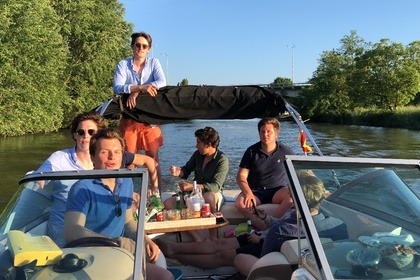 Verhuur Motorboot Chaparral 236 ssi Deinze