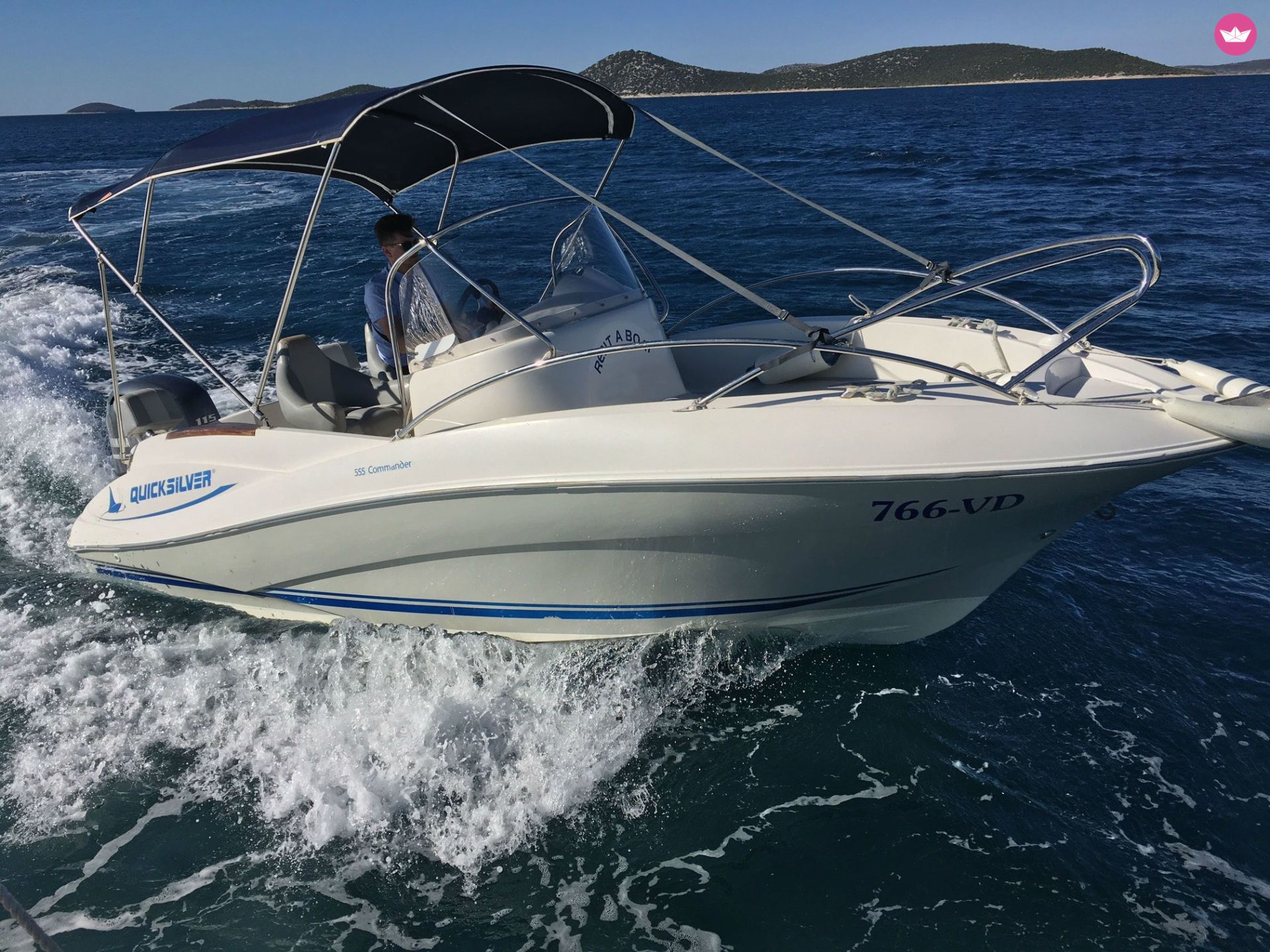 Charter Motorboat Quicksilver Commander 555 Open Vodice