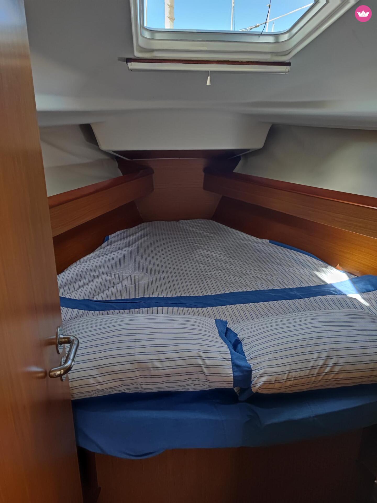 Hire Sun Odyssey 37