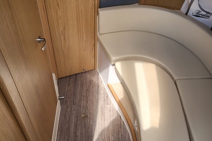 Brand new motor yacht  30 Hardtop