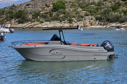 Location Bateau à moteur Pacific Craft 750 Open Black Edition Saint-Florent