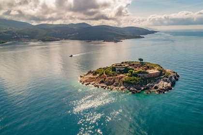 Black Pearl private tour Blue Cave & Lady of the rocks