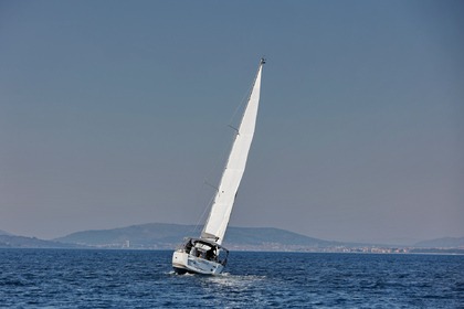 Charter Sailboat Jeanneau Sun Odyssey 409 Performance Šibenik