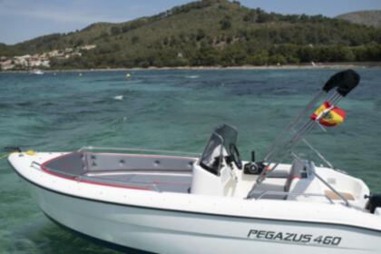 Discover the coast of Mallorca in a Pegazus boat w