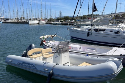 Noleggio Gommone Capelli Tempest 550 Cagliari