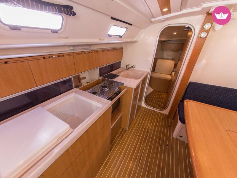 Sailboat Harmony - Poncin Yachts 38 for hire