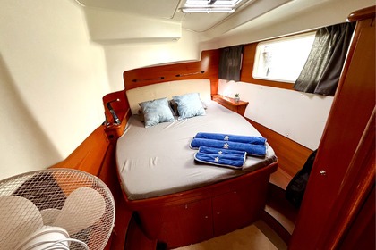 @CLAUDIOCHAVES  Catamaran Dreams Barcelona