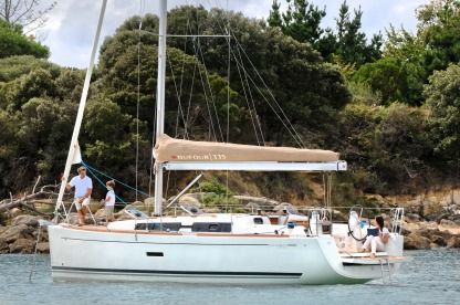 Charter Sailboat Dufour 335 Arzon