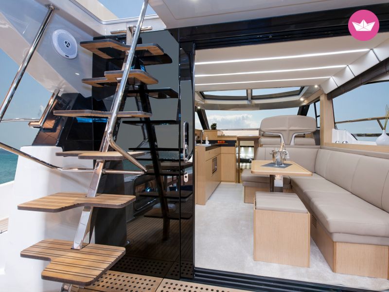 Motorboat Bavaria Virtess 420 Fly  