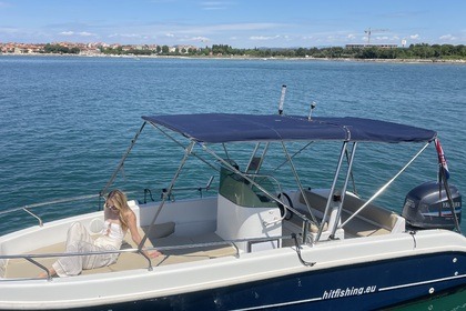 Hire Motorboat Tecnofiber Alamar 22 Umag