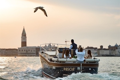 Miete Motorboot Patrone Moreno Open Venedig