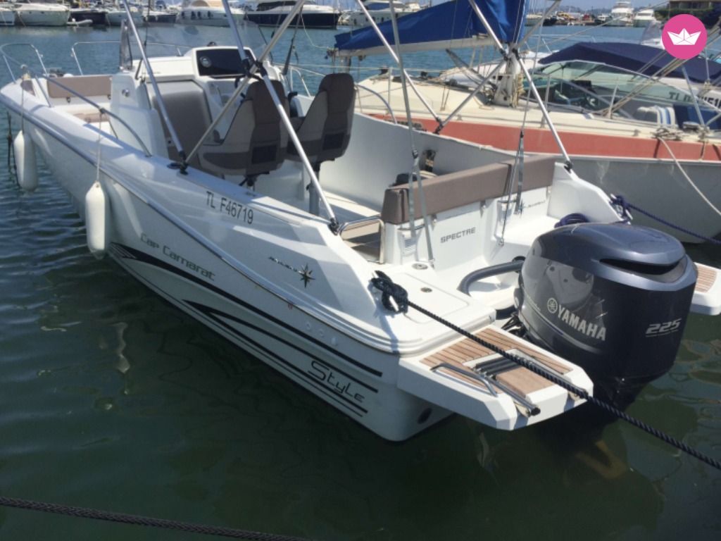 Bateau à moteur JEANNEAU Cap Camarat 7.5 225cv
