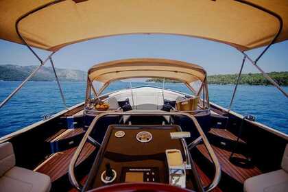 Hire Motorboat Luxury Waterspoor Open 808 Hvar