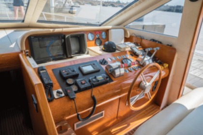 Charter Motor yacht Guy Couach 1900 Yacht Bordeaux