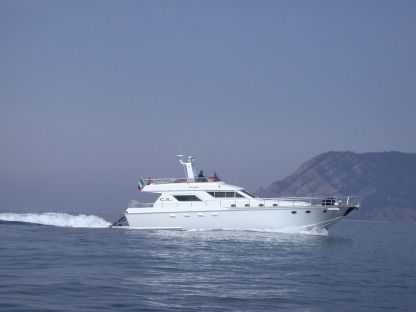Charter Motorboat Camuffo C16 Guam La Spezia