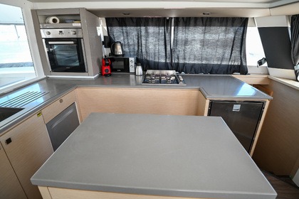 Miete Motorboot Fountaine Pajot SABA 50 Ibiza