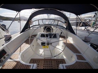 Charter Sailboat Beneteau Oceanis 461 Salerno