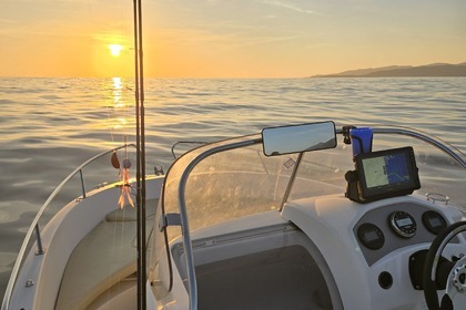 Location Bateau à moteur Jeanneau Cap Camarat 635 Cc Propriano