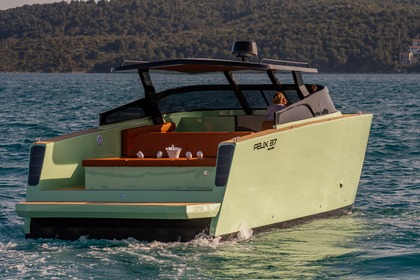 Hire Motorboat FELIX 37 Limited Edition Split