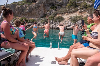 Experience Luxury on the Mediterranean: Rent the Omega 40 in Rhodes, Cyprus