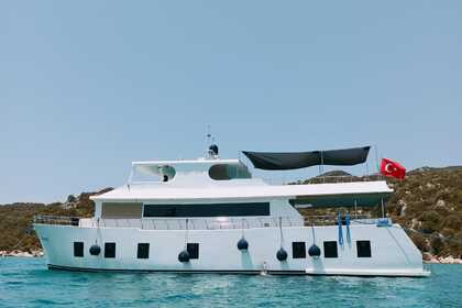 Charter Motor yacht Custom built luxury motor yacht With a capacity of 10 people(Trawler Boat) Kaş