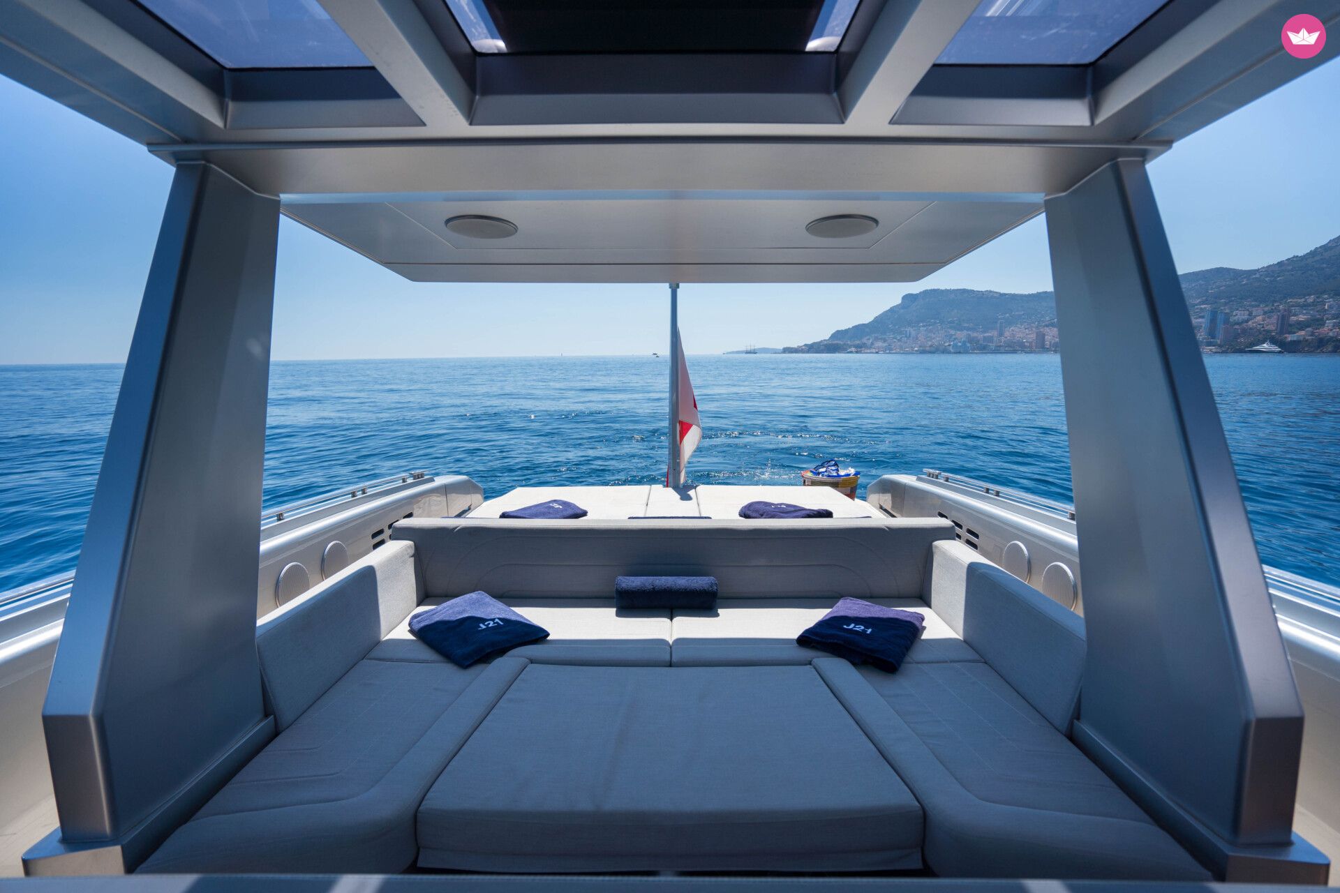 Bateau à moteur Novamarine Black Shiver 140 1100cv 6