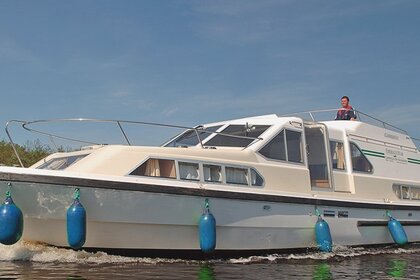 Rental Houseboats Standard Classique Rheinsberg
