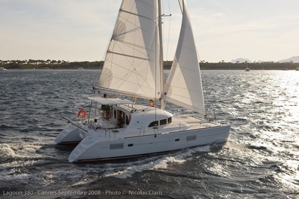 Lagoon 380 neuf owner version