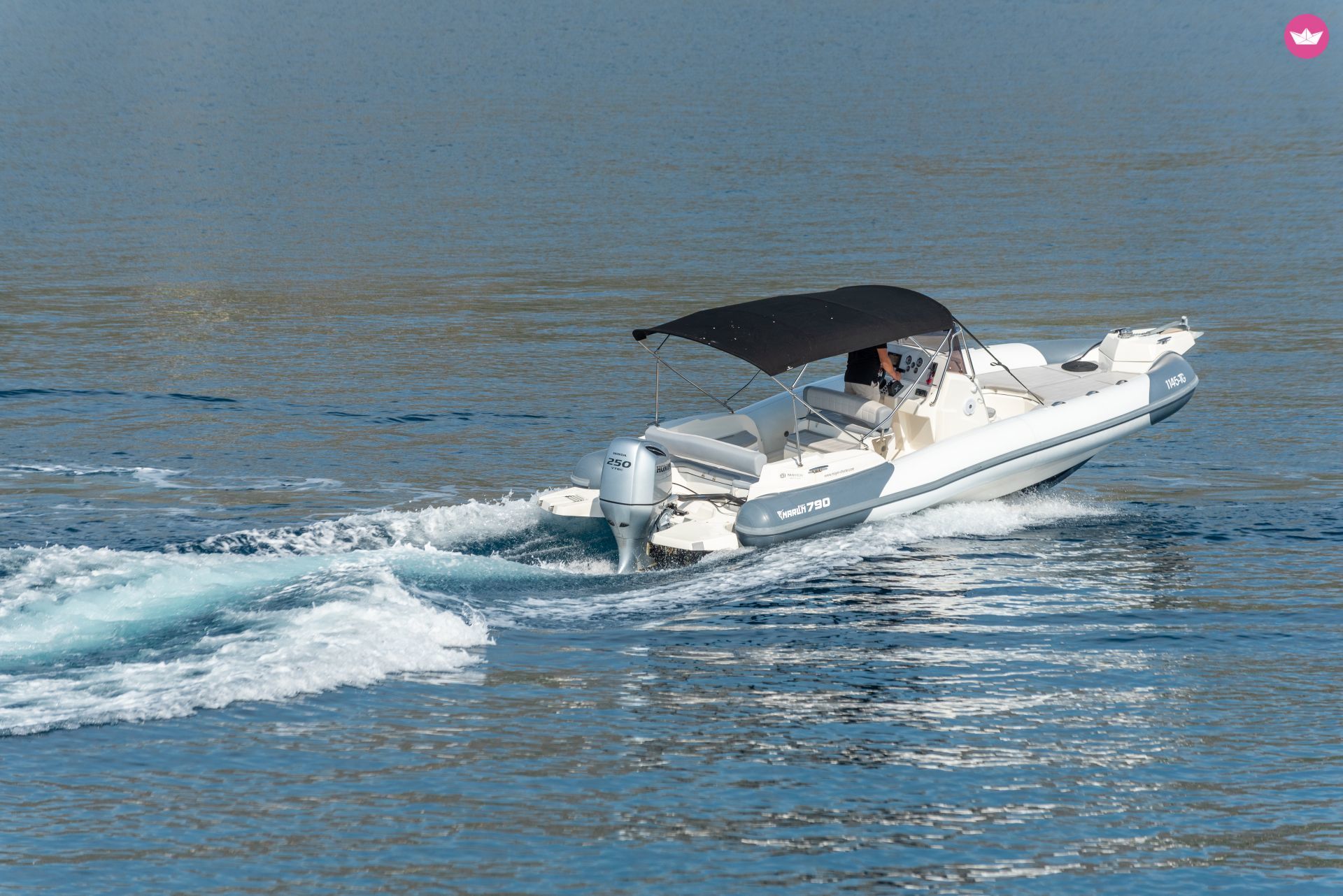 Motorboat Marlin 790 Dynamic for hire