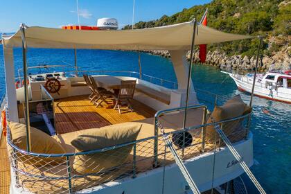 Luxury Gulet with a capacity of 8 people