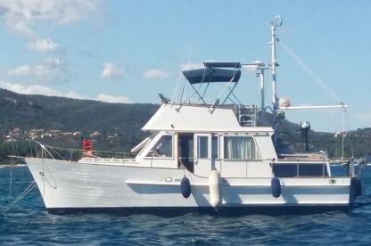 Location Bateau à moteur Island Gypsy 36 Villeneuve-Loubet