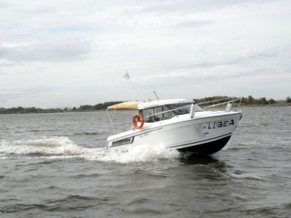 Charter Motorboat Jeannau Merry Fisher Szczecin