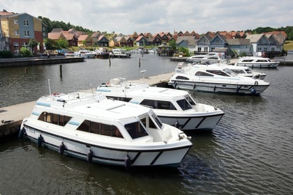 Hire Houseboat Crown cruisers Cirrus B Vinkeveen